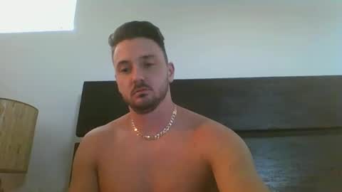 Snapshot of skinnyguylongdick1 chatting on February 18, 12:04 am skinnyguylongdick1 online show from February 18, 12:04 am