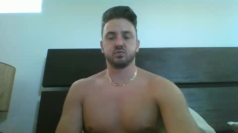 Snapshot of skinnyguylongdick1 chatting on March 1, 6:43 pm skinnyguylongdick1 online show from March 1, 6:43 pm