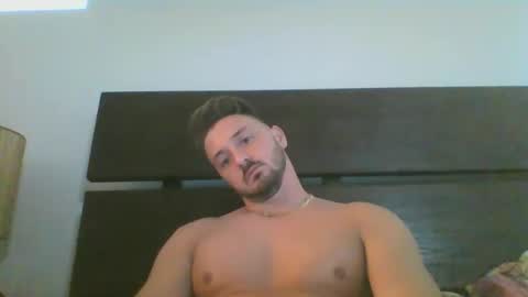 Snapshot of skinnyguylongdick1 chatting on March 8, 12:33 am skinnyguylongdick1 online show from March 8, 12:33 am