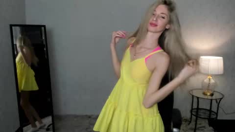 Snapshot of skinnyladyy chatting on January 29, 2:09 am Skinnyladyy online show from January 29, 2:09 am