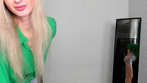 Snapshot of skinnyladyy chatting on February 1, 8:08 am Skinnyladyy online show from February 1, 8:08 am