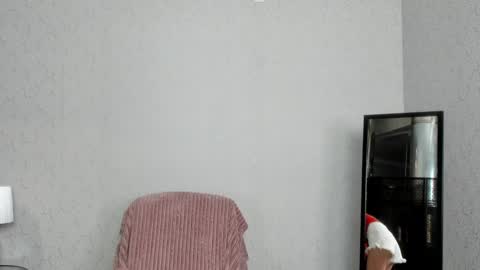 Snapshot of skinnyladyy chatting on February 3, 2:03 am Skinnyladyy online show from February 3, 2:03 am