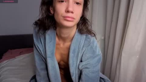 Snapshot of skinnymode chatting on October 16, 10:00 pm SkinnyMode online show from October 16, 10:00 pm