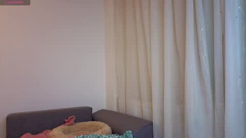 Snapshot of skinnymode chatting on October 24, 6:43 am SkinnyMode online show from October 24, 6:43 am