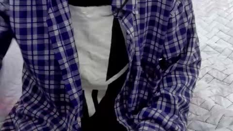 Snapshot of skinnyneighbour_ chatting on February 26, 2:54 am Karla online show from February 26, 2:54 am