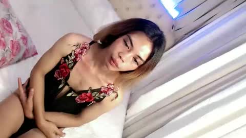 skinnytrans69 online show from May 5, 5:10 pm