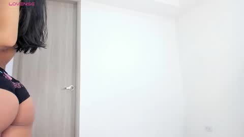 Snapshot of skinnyy__016__ chatting on March 19, 12:42 pm Skinnyy online show from March 19, 12:42 pm