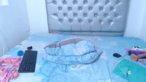 Snapshot of skinnyy_andtight chatting on February 28, 6:10 am Alexa online show from February 28, 6:10 am