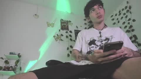 Snapshot of skiny_dann chatting on April 3, 4:54 am skiny_dann online show from April 3, 4:54 am