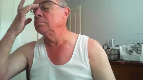 Snapshot of skipper1970 chatting on January 18, 1:31 am Skipper1970 online show from January 18, 1:31 am