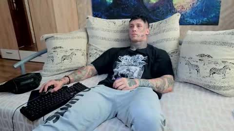 Snapshot of skirlingod chatting on September 10, 5:18 am skirlingod online show from September 10, 5:18 am