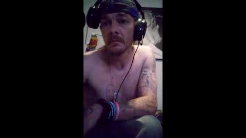 Snapshot of skitzothaklown86 chatting on May 14, 9:05 am skitzothaklown86 online show from May 14, 9:05 am