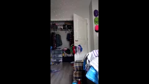 Snapshot of skitzothaklown86 chatting on May 16, 3:55 pm skitzothaklown86 online show from May 16, 3:55 pm