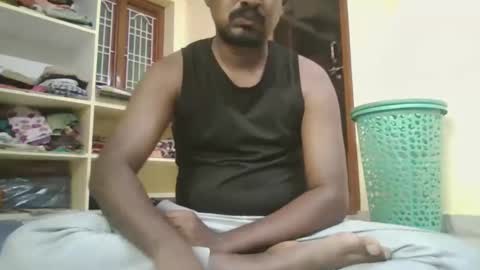 Snapshot of sklavepappu143 chatting on October 18, 8:59 am Indianslut1431 online show from October 18, 8:59 am