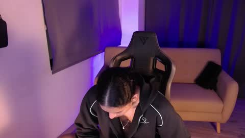 Snapshot of skull_prospect chatting on March 6, 6:10 am Liam Vokov online show from March 6, 6:10 am