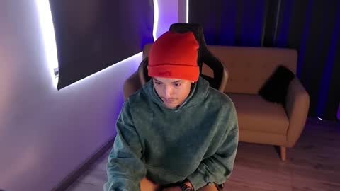 Snapshot of skull_prospect chatting on March 8, 2:21 pm Liam Vokov online show from March 8, 2:21 pm