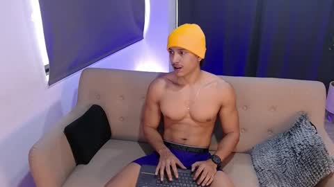 Snapshot of skull_prospect chatting on March 17, 1:25 pm Liam Vokov online show from March 17, 1:25 pm