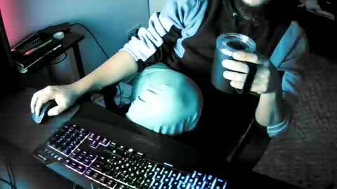 Snapshot of skullcandyyyy chatting on March 16, 4:51 am skullcandyyyy online show from March 16, 4:51 am