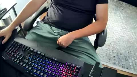 Snapshot of skullcandyyyy chatting on March 17, 7:12 am skullcandyyyy online show from March 17, 7:12 am