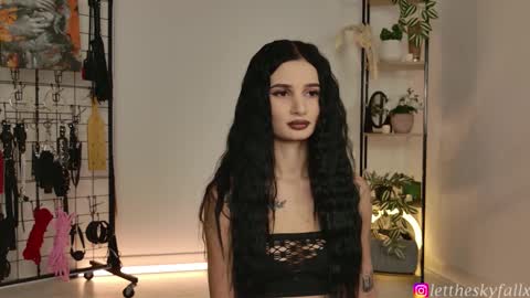 Eliza online show from March 18, 1:53 am