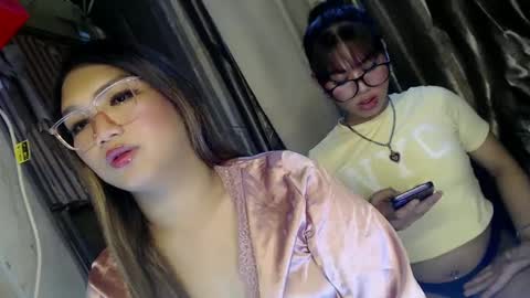 Snapshot of sky_fox_sweetxx chatting on February 19, 11:28 am online show from February 19, 11:28 am