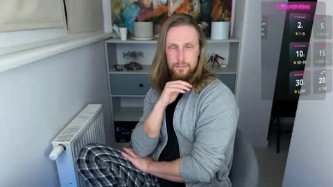 sky_guy25 online show from April 23, 7:49 pm