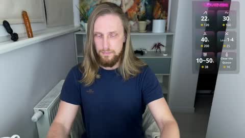 sky_guy25 online show from May 2, 7:52 pm