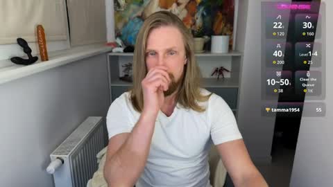 sky_guy25 online show from May 16, 7:45 pm