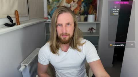 sky_guy25 online show from May 16, 7:56 pm
