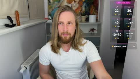 sky_guy25 online show from May 16, 8:07 pm