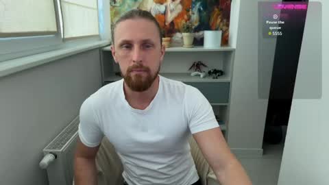 sky_guy25 online show from June 4, 8:20 am