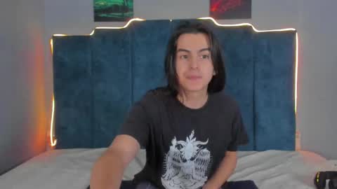 Snapshot of sky_liink chatting on October 17, 8:33 pm Santiago online show from October 17, 8:33 pm