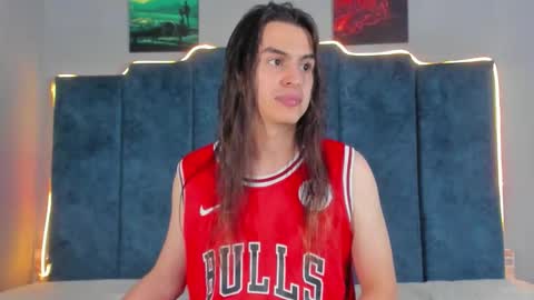 Snapshot of sky_liink chatting on October 20, 10:10 pm Santiago online show from October 20, 10:10 pm