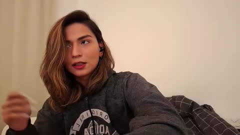 Vi online show from December 5, 1:09 pm