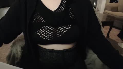 Snapshot of skyblu1 chatting on October 27, 9:41 pm SKYLE online show from October 27, 9:41 pm