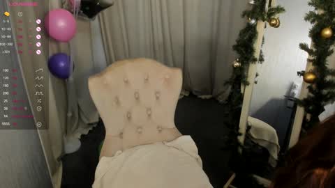 Snapshot of skye_shy chatting on December 15, 5:10 pm Skye online show from December 15, 5:10 pm
