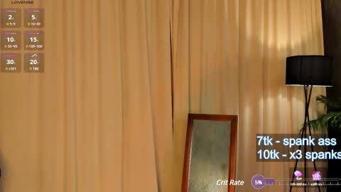 Snapshot of skye_shy chatting on February 15, 5:17 pm Skye online show from February 15, 5:17 pm