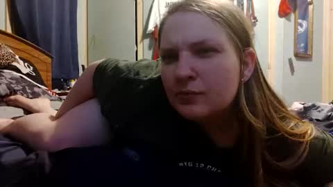 Snapshot of skyeblue333 chatting on October 19, 11:27 pm Skye Blue online show from October 19, 11:27 pm