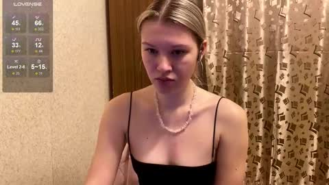 Snapshot of skyedavis chatting on January 11, 7:08 pm skyedavis online show from January 11, 7:08 pm