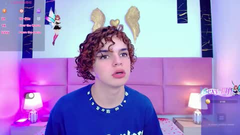 Snapshot of skyee_angel chatting on February 22, 1:31 pm Angel online show from February 22, 1:31 pm