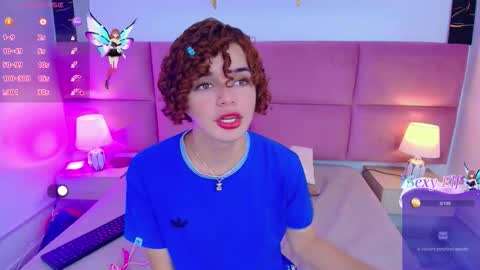 Snapshot of skyee_angel chatting on February 23, 7:44 pm Angel online show from February 23, 7:44 pm
