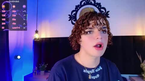 Snapshot of skyee_angel chatting on March 16, 7:51 pm Angel online show from March 16, 7:51 pm