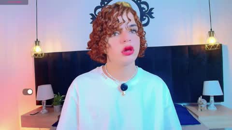 Snapshot of skyee_angel chatting on April 17, 8:01 pm Angel online show from April 17, 8:01 pm