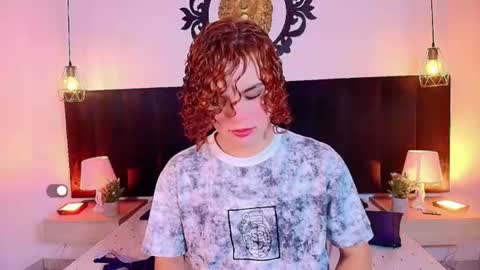 Snapshot of skyee_angel chatting on June 8, 6:52 pm Angel online show from June 8, 6:52 pm