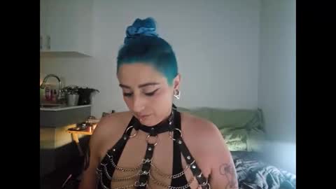 Snapshot of skyelectra chatting on June 4, 3:34 am SkyElectra online show from June 4, 3:34 am
