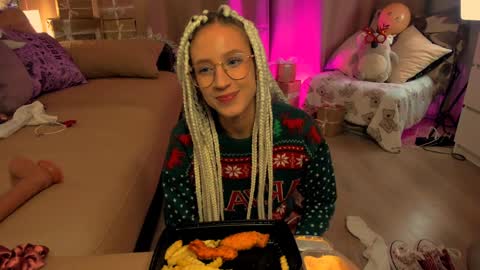    online show from December 27, 8:07 pm