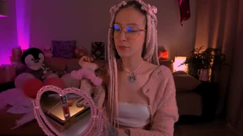    online show from February 20, 11:10 pm