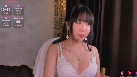 skyglow_ online show from February 1, 4:00 am