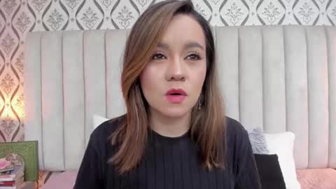 Snapshot of skyjunne chatting on October 12, 5:45 pm Sky June online show from October 12, 5:45 pm