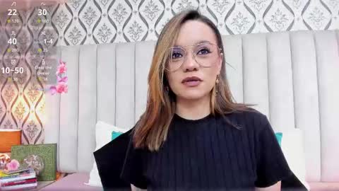 Snapshot of skyjunne chatting on October 30, 5:46 pm Sky June online show from October 30, 5:46 pm